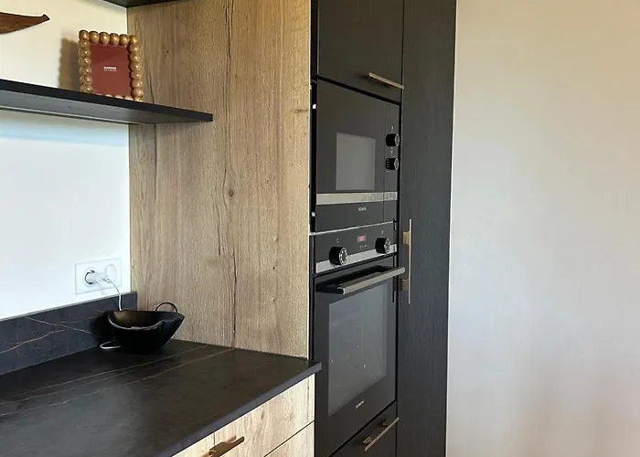 Willa Gers Pool And Panorama La Romieu