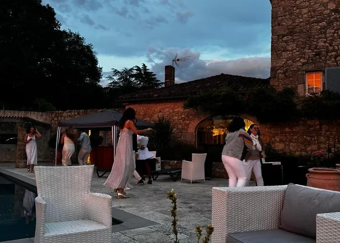 Willa Gers Pool And Panorama La Romieu